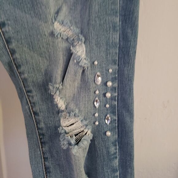 KanCan Skinny Jewel Embellished Highly Distressed Jeans - Picture 5 of 12